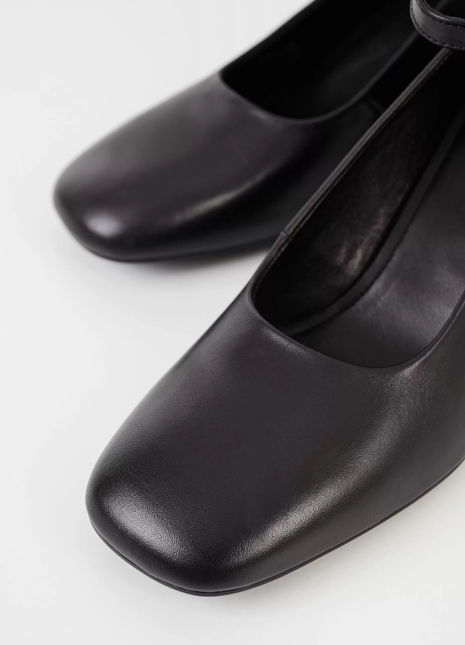 Vagabond ADISON PUMPS